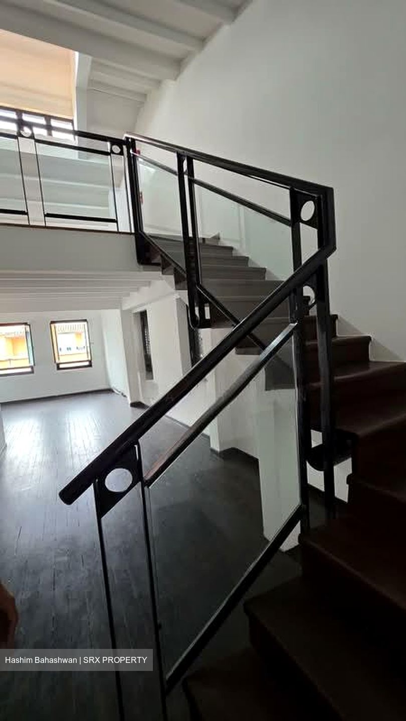 Jalan Pisang (D7), Shop House #549726381